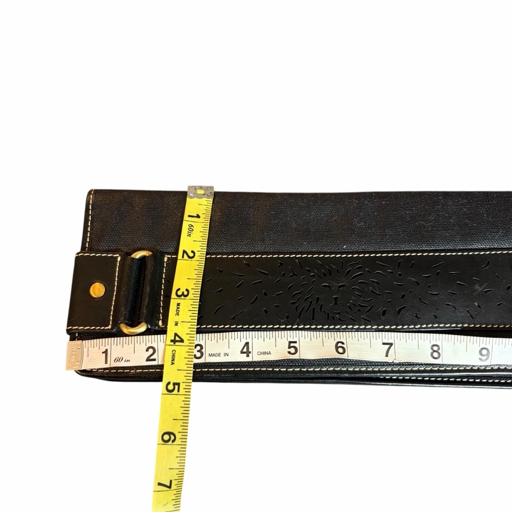 VINTAGE ANNE KLEIN BLACK LEATHER CLUTCH WRISTLET WITH BRONZE HARDWARE - Picture 5 of 13